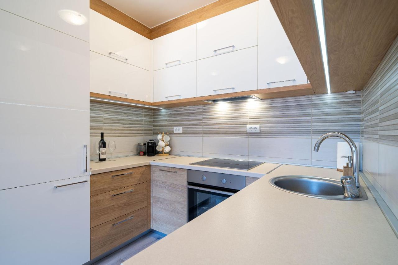 Boka View Luxury - With Free Garage Parking *