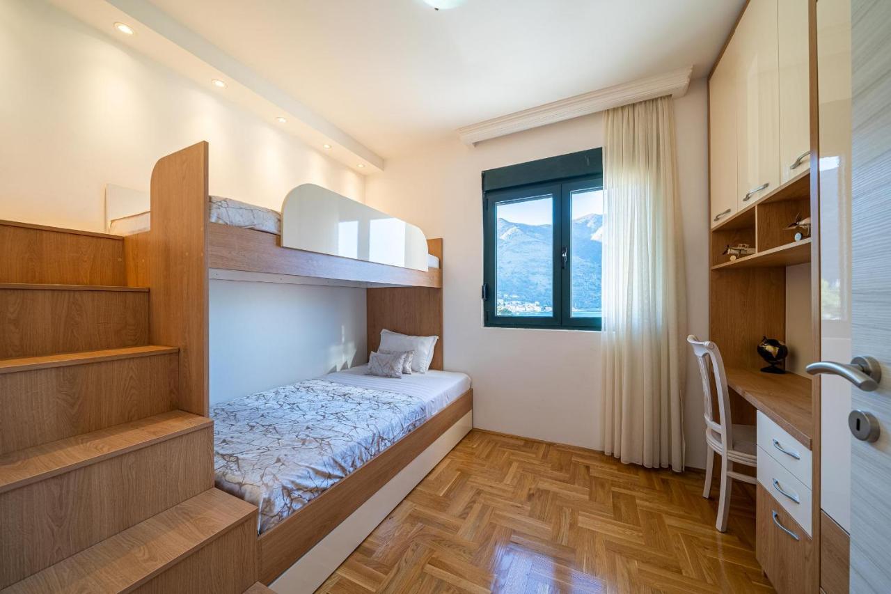 Boka View Luxury - With Free Garage Parking דירה קוטור